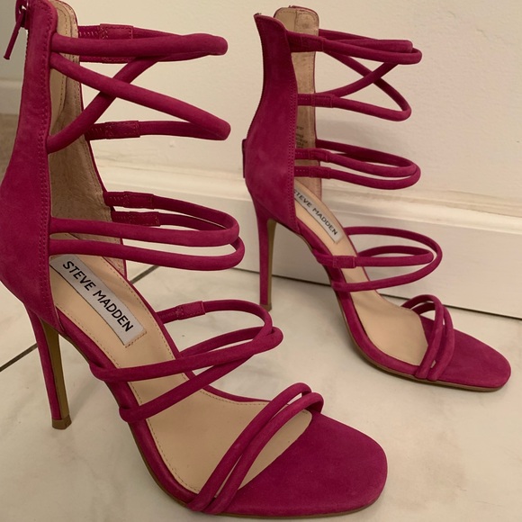 Steve Madden Shoes - NWT fuscia Steve Madden Heels